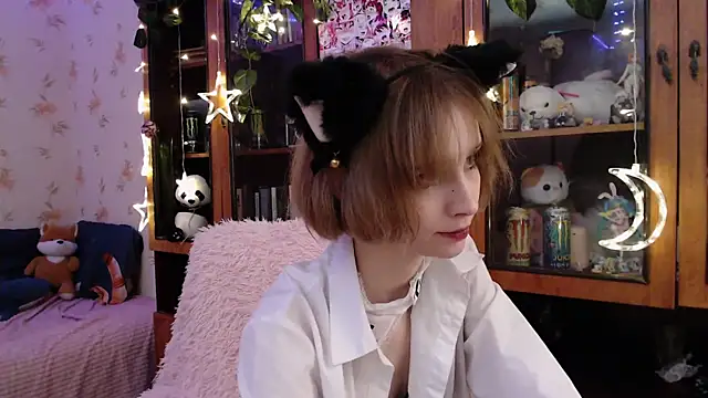 cloudgirrl online show from 02/27/25, 01:08