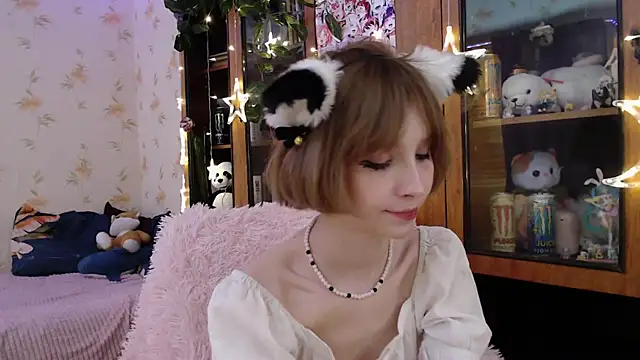 cloudgirrl online show from 03/02/25, 04:17