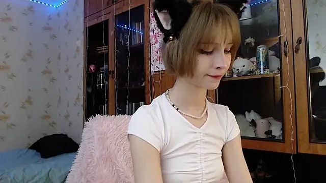 cloudgirrl online show from 02/11/25, 08:52