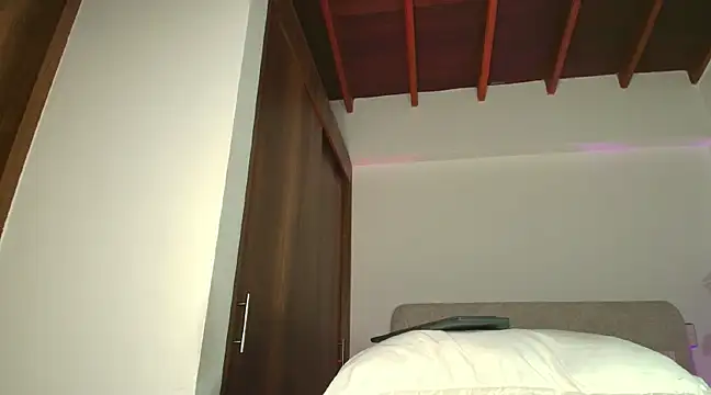 KarolPorttela online show from 12/15/24, 04:37