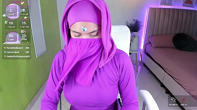 Snapshot of saray_halam chatting on 03/15/25, 12:25 saray halam online show from 03/15/25, 12:25