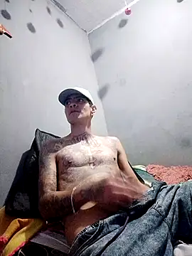 Snapshot of tureygiovani chatting on 12/17/25, 10:09 tureygiovani online show from 12/17/25, 10:09