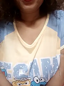 Snapshot of Sneha_gril chatting on 10/11/25, 04:13 Sneha gril online show from 10/11/25, 04:13