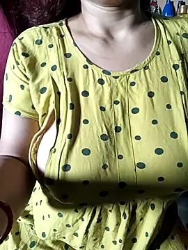 Snapshot of Sneha_gril chatting on 04/28/26, 02:27 Sneha gril online show from 04/28/26, 02:27