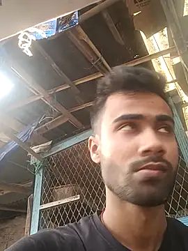 Skinny Bigass 23 online show from 11/30/25, 07:42