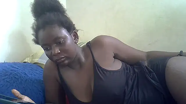 Snapshot of Harrisamor chatting on 12/18/25, 04:06 Harrisamor online show from 12/18/25, 04:06