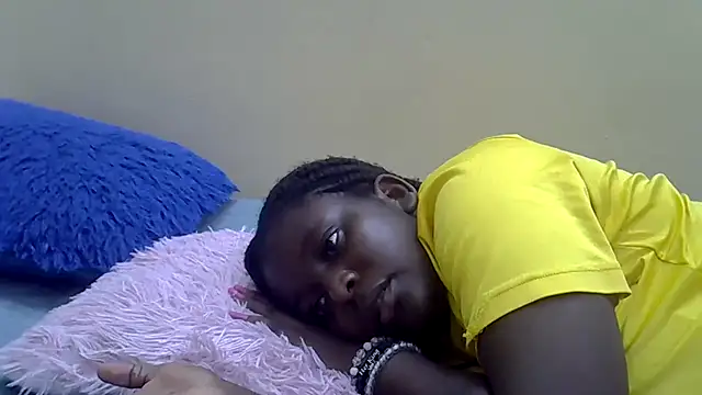 Snapshot of Harrisamor chatting on 11/17/25, 01:04 Harrisamor online show from 11/17/25, 01:04