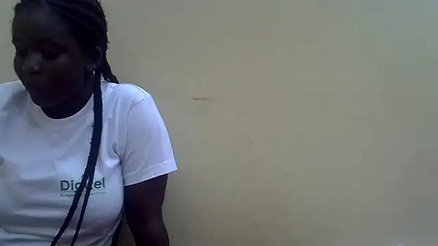 Snapshot of Harrisamor chatting on 11/12/25, 04:33 Harrisamor online show from 11/12/25, 04:33