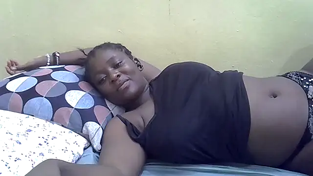 Snapshot of Harrisamor chatting on 12/04/25, 11:37 Harrisamor online show from 12/04/25, 11:37