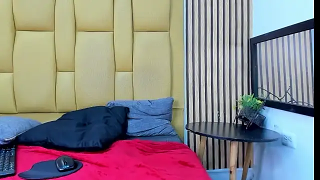 Snapshot of mikeegun chatting on 01/17/25, 05:51 mikeegun online show from 01/17/25, 05:51