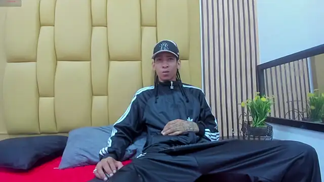 Snapshot of mikeegun chatting on 03/04/25, 11:29 mikeegun online show from 03/04/25, 11:29