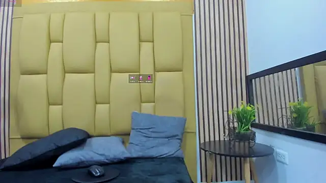 Snapshot of mikeegun chatting on 03/05/25, 11:28 mikeegun online show from 03/05/25, 11:28