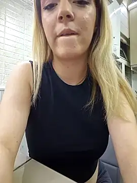 SUSELLAM1 online show from 12/22/24, 03:22