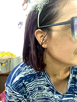 Snapshot of Goddess-Love- chatting on 10/13/25, 11:34 Goddess-Love- online show from 10/13/25, 11:34