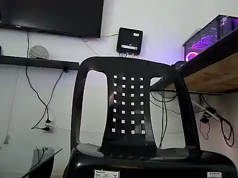 Snapshot of RyanRyan chatting on 02/15/25, 03:39 RyanRyan online show from 02/15/25, 03:39