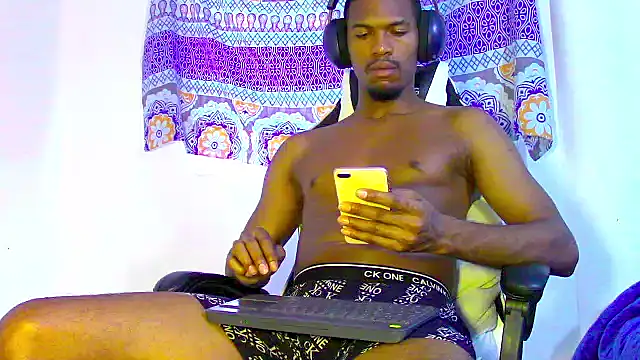 Amir mikelsen online show from 09/18/25, 08:12