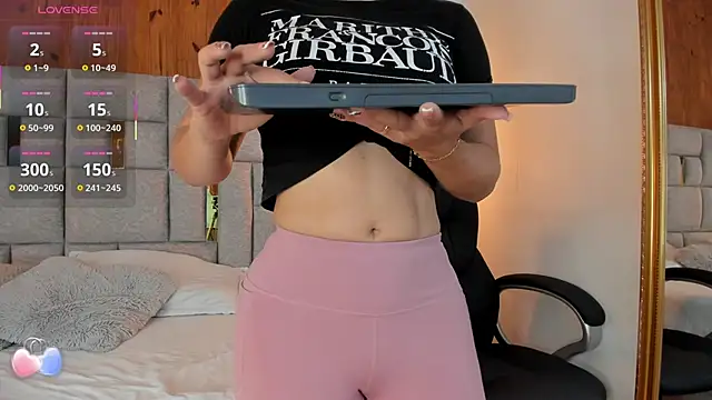 Saori newman online show from 09/29/25, 12:55