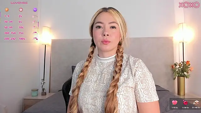 Saori newman online show from 03/30/26, 11:44