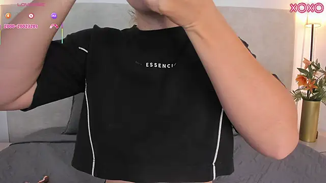 Saori newman online show from 02/02/26, 11:42