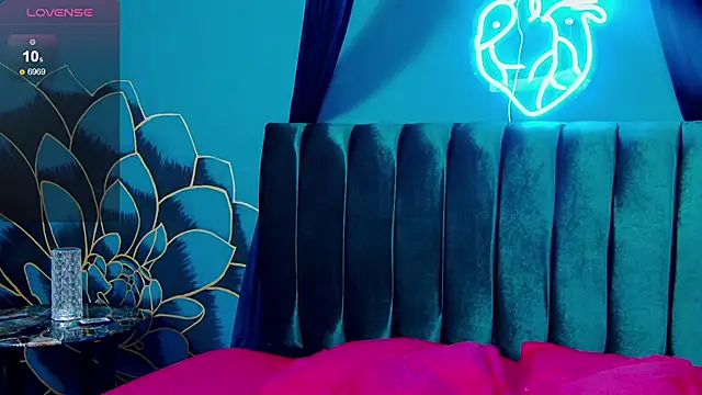 Snapshot of Lunamistyc chatting on 11/20/25, 07:36 Lunamistyc online show from 11/20/25, 07:36