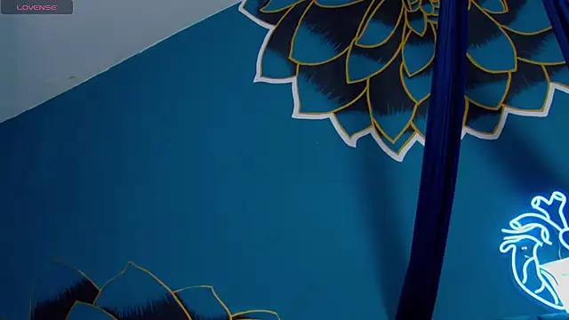 Snapshot of Lunamistyc chatting on 12/03/25, 08:19 Lunamistyc online show from 12/03/25, 08:19