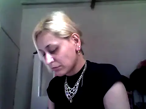ariana crazzy online show from 03/04/25, 07:32