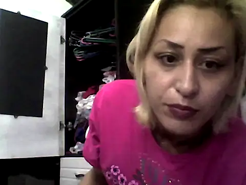 ariana crazzy online show from 03/18/25, 05:12