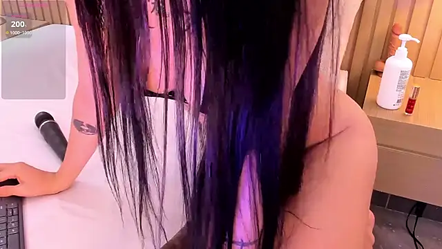 sexy mich 18 online show from 10/28/25, 08:08