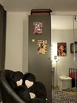 desiree-doux online show from 11/27/25, 10:43