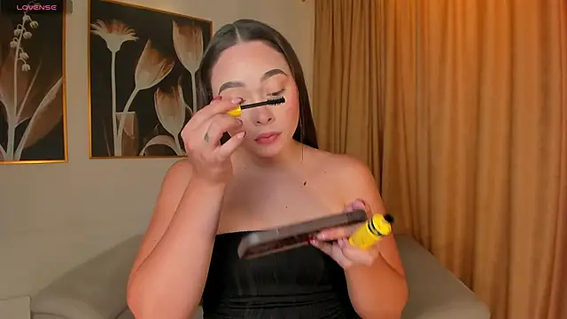 AlinaKravitz online show from 04/11/26, 06:44