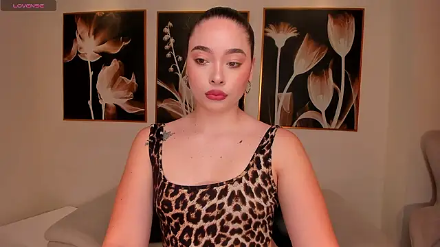 AlinaKravitz online show from 02/02/26, 12:26