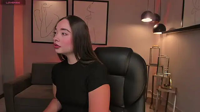 AlinaKravitz online show from 12/05/25, 11:42