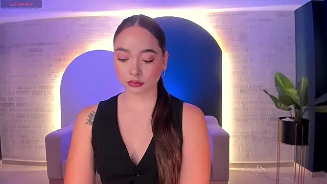 AlinaKravitz online show from 02/13/26, 12:05