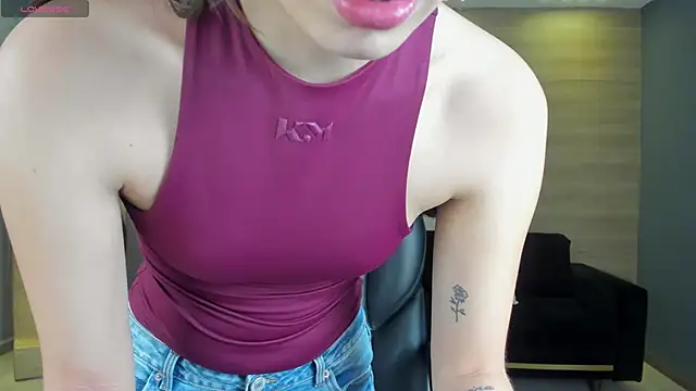 KaiaFerreira online show from 10/12/25, 11:55