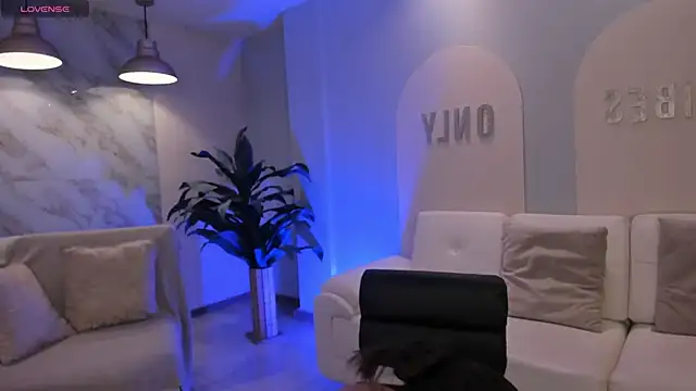 KaiaFerreira online show from 12/21/25, 11:45