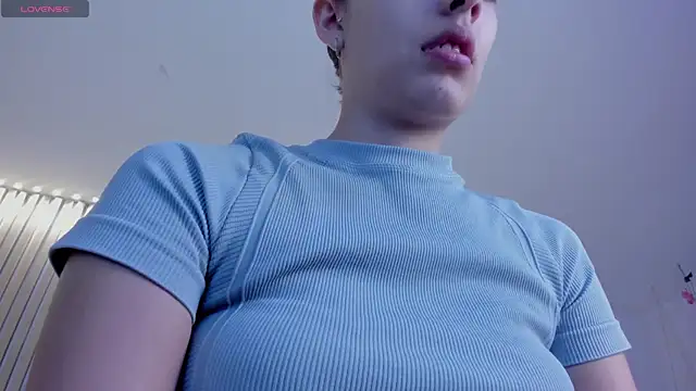 KaiaFerreira online show from 11/23/25, 12:37