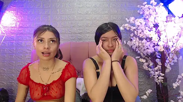  lesbi hard 69 online show from 03/06/26, 02:50