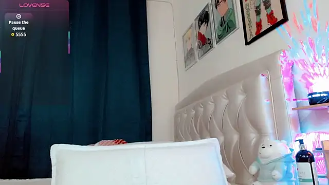 lunalovedoll  online show from 04/06/26, 07:59