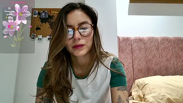 Emmy petit online show from 03/13/26, 01:43