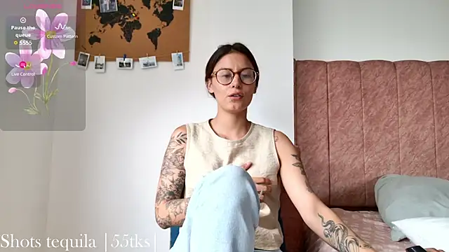 Emmy petit online show from 02/28/26, 07:02