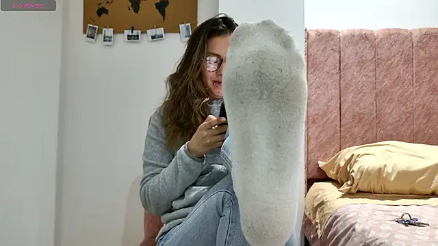 Emmy petit online show from 03/11/26, 01:54