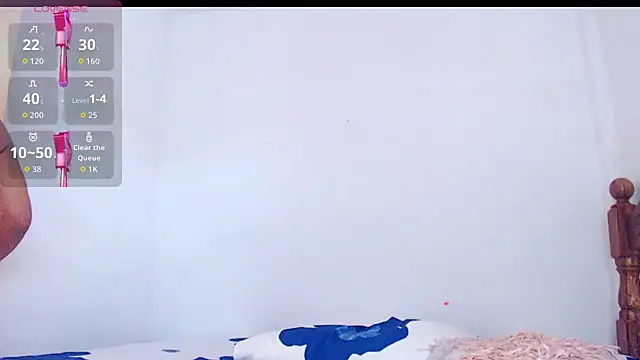 Snapshot of blondebitchlitle chatting on 06/28/26, 12:44 blondebitchlitle online show from 06/28/26, 12:44
