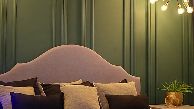 ArwenMuse online show from 10/28/25, 09:36