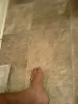 dvaughn3117 online show from 12/09/24, 05:40