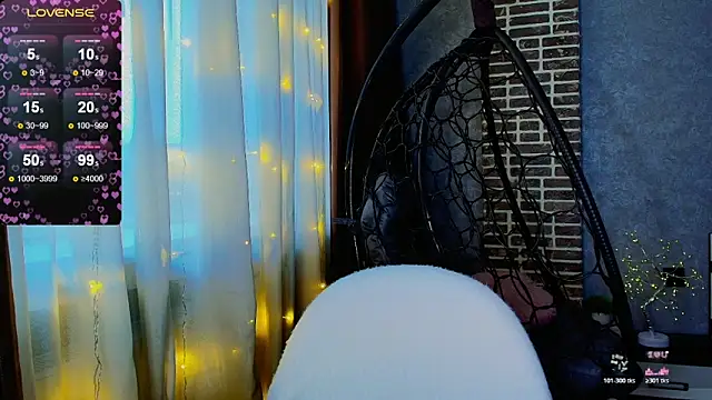 Evacadooo online show from 11/12/25, 05:00