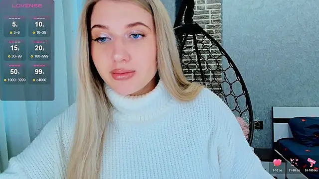 Evacadooo online show from 10/26/25, 04:02