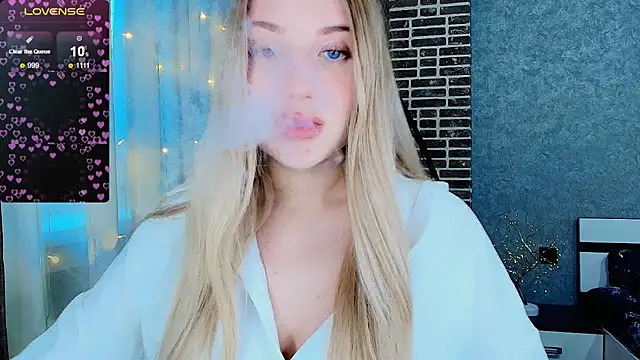 Evacadooo online show from 11/27/25, 04:46