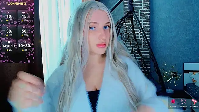 Evacadooo online show from 11/06/25, 06:39