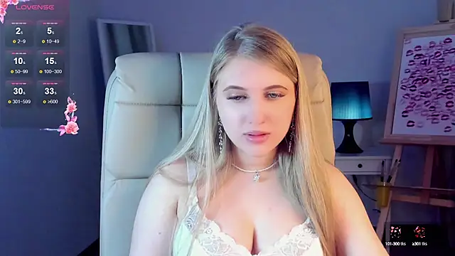 Snapshot of Evacadooo chatting on 03/15/25, 05:52 Evacadooo online show from 03/15/25, 05:52