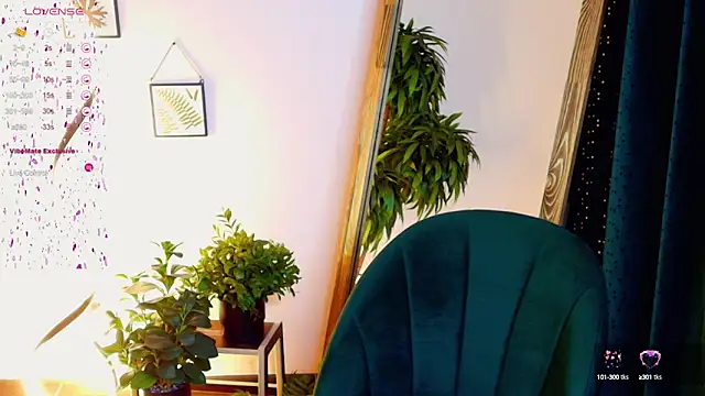Snapshot of Evacadooo chatting on 01/29/25, 12:13 Evacadooo online show from 01/29/25, 12:13